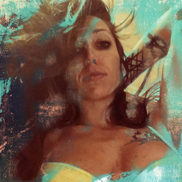 Meet your Posher, MJ - Picture 3 of 7